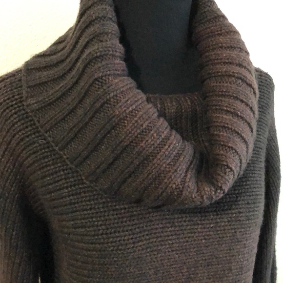 ANN YEE • Jordyn Funnel Neck - Picture 3 of 8